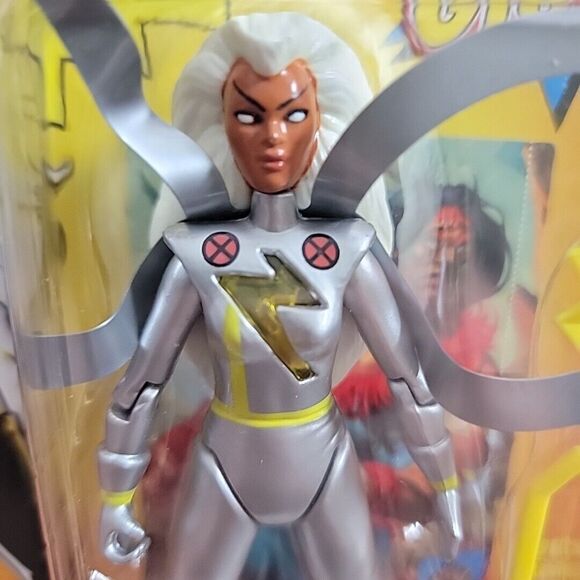 1993 ToyBiz Marvel The Uncanny X-Men STORM - Action Figure - MINT ON CARD - Picture 5 of 7